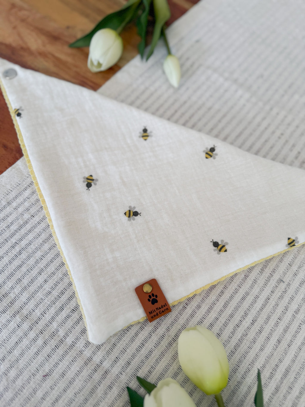Willy-Loop - Hundehalstuch mit Bienen-Design