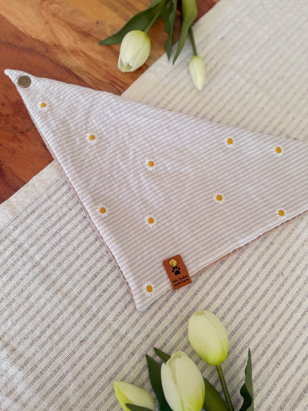 Daisy-Loop - Hundehalstuch mit Gänseblümchen-Design