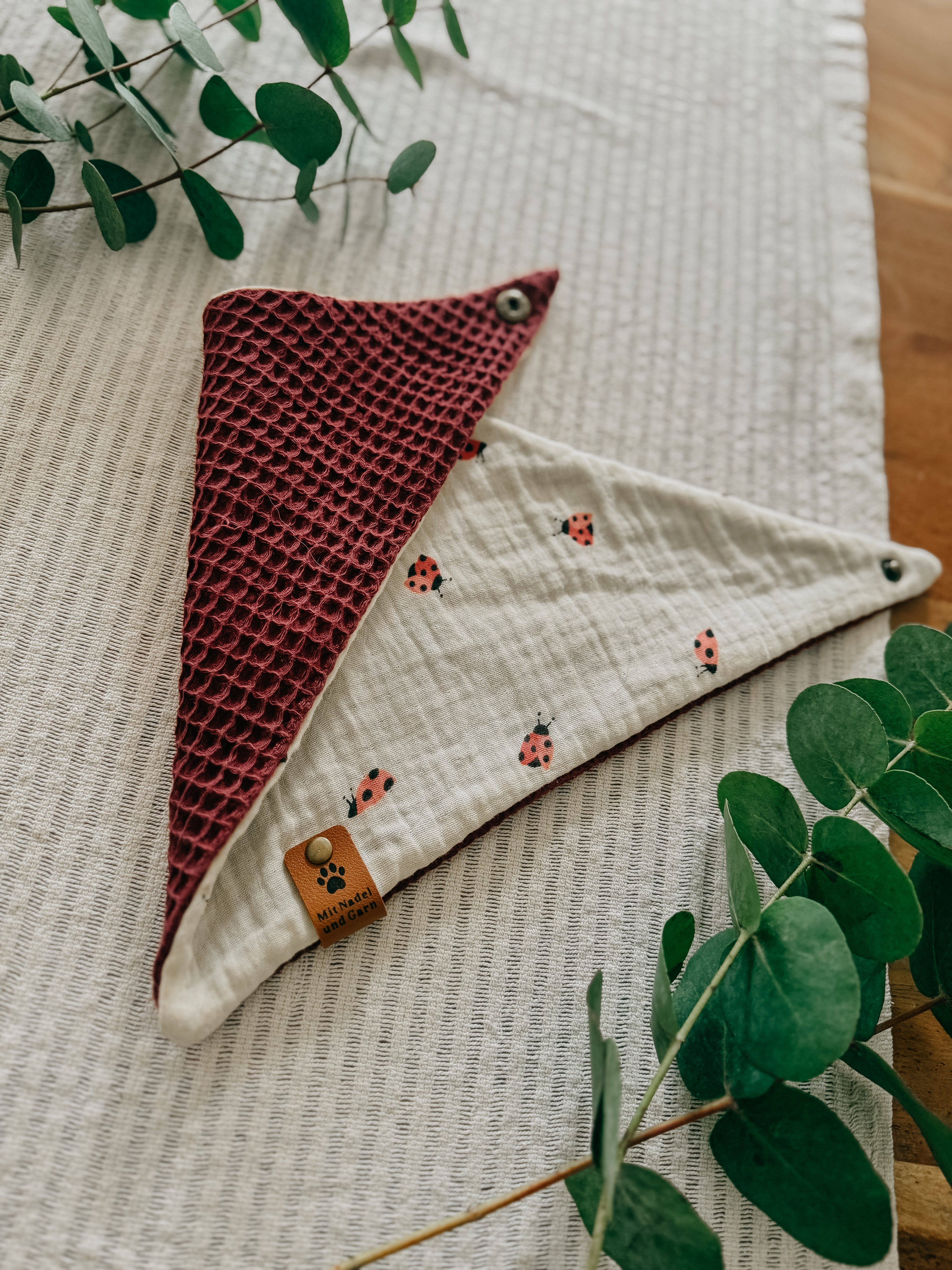 Ella-Loop - Hundehalstuch mit Marienkäfer-Design